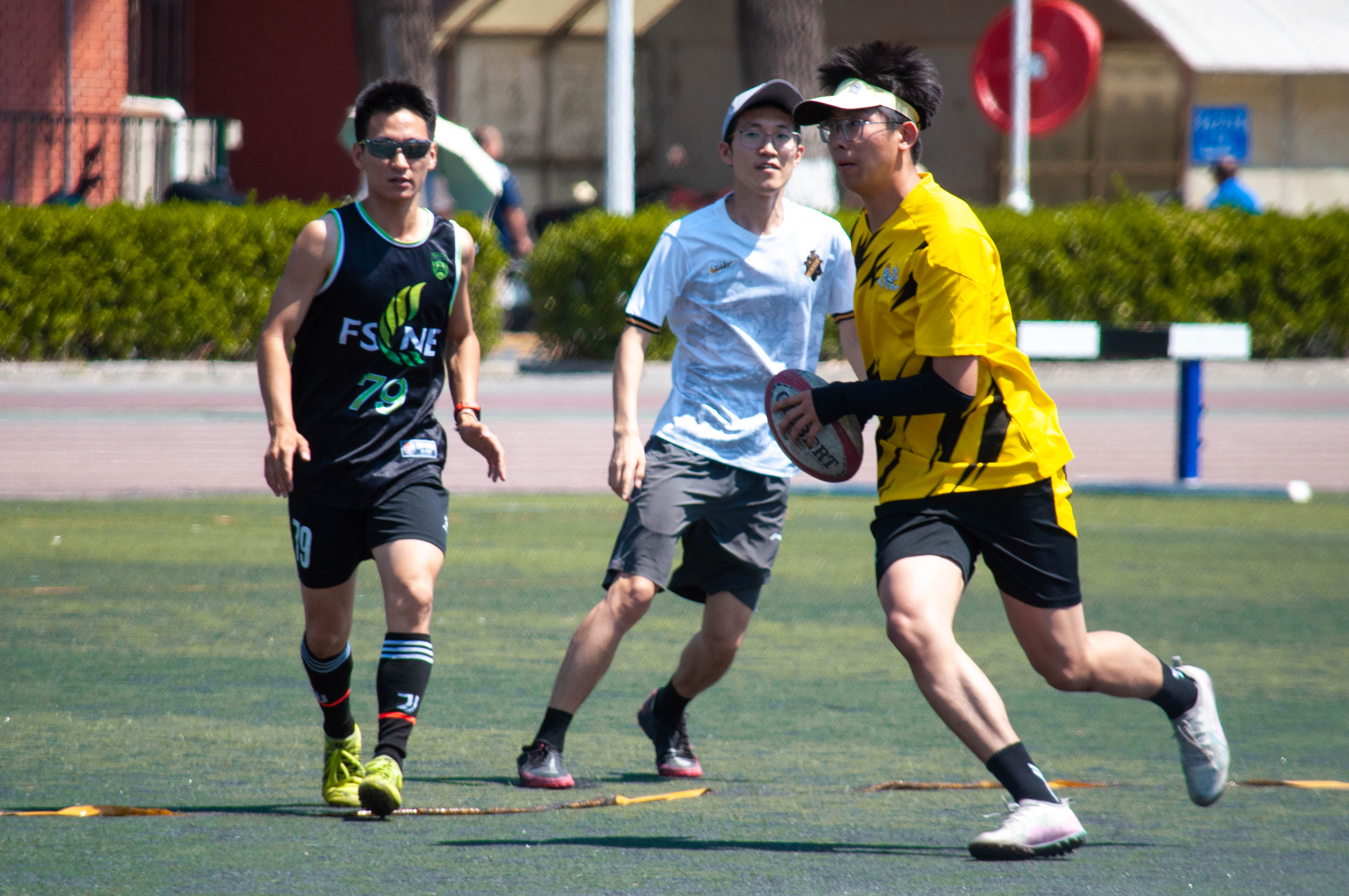 球场上的斗志:激烈对抗背后的故事的简单介绍 球场上的斗志:激烈对抗背后的故事的简单介绍