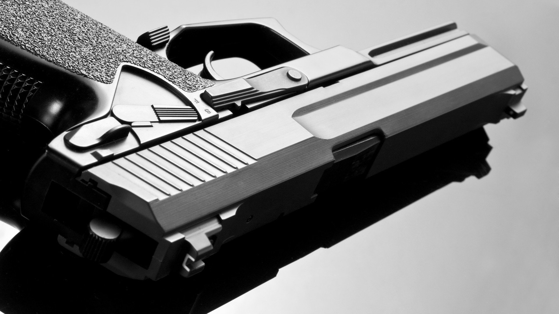 诺埃·庞蒂刷新个人100米蝶泳纪录,蝶泳100冠军